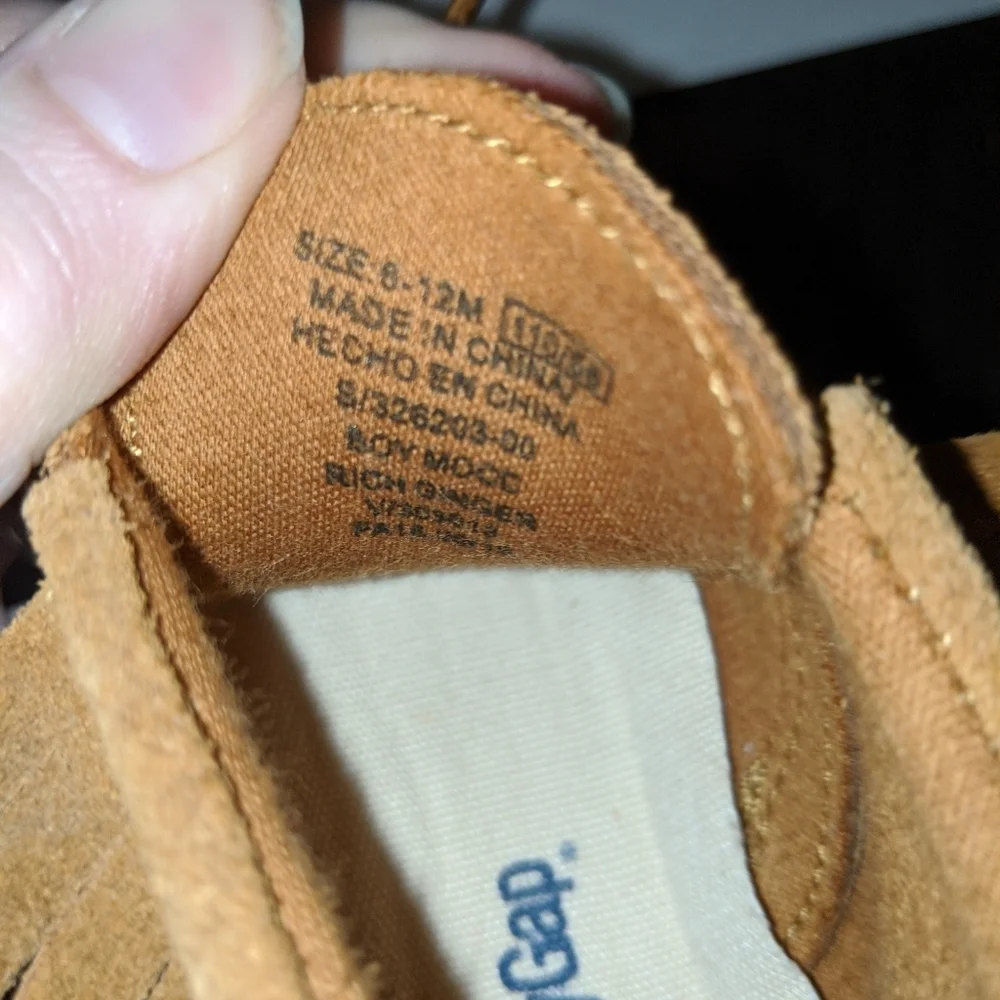 NEW BabyGAP moccasins size 6 to 12 Mo Rich Ginger